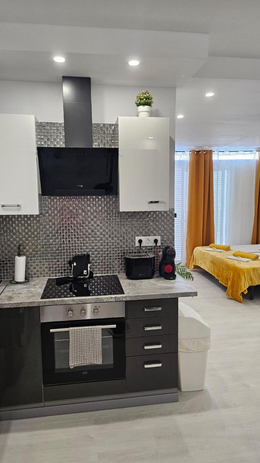 Papagayo Beach Apartments 아로나 외부 사진
